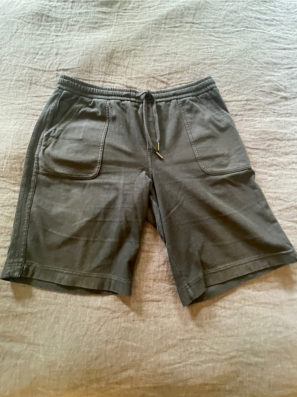 Women's Athleta Farallon Bermuda Shorts in Black - 14T